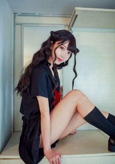 嘴巴含胸的搞笑图片_BT种子下载